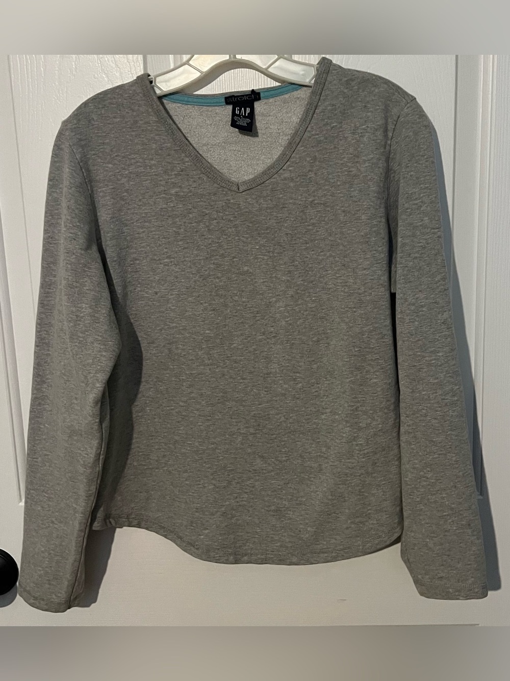 VINTAGE Y2K GAP CURVED HEM V-NECK TOP SIZE LARGE